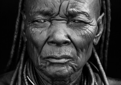 Anziana donna Himba, Namibia del nord, Andrea Mazzella, Serie Nam2008/01