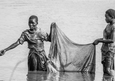 Pesca nel fiume Mushilashi, Zambia orientale, Andrea Mazzella, Serie Zam 2008/01